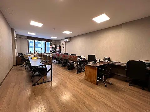 Kirayə verilir 6 otaqlı ofis 300 m²