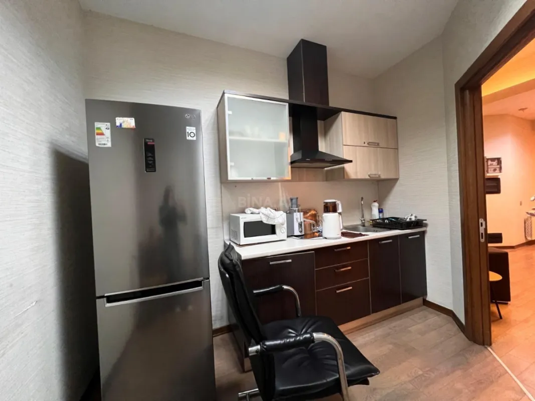 Kirayə verilir 6 otaqlı ofis 300 m²