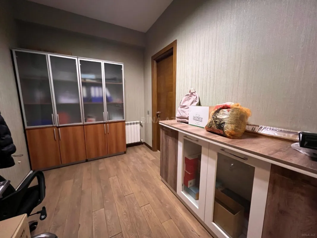 Kirayə verilir 6 otaqlı ofis 300 m²
