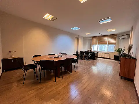 Kirayə verilir 6 otaqlı ofis 300 m²