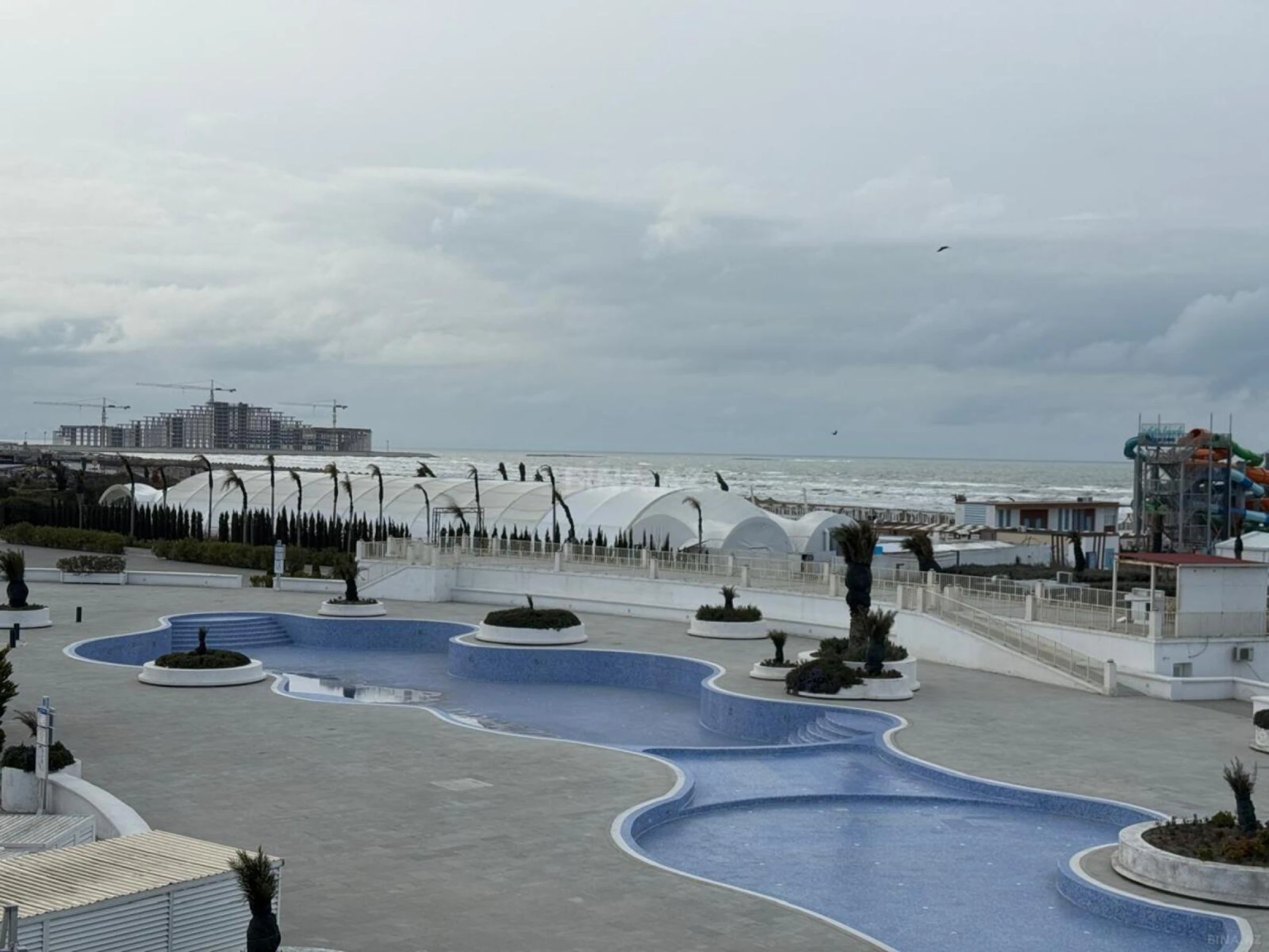 Satılır 1 otaqlı mənzil 79 m²