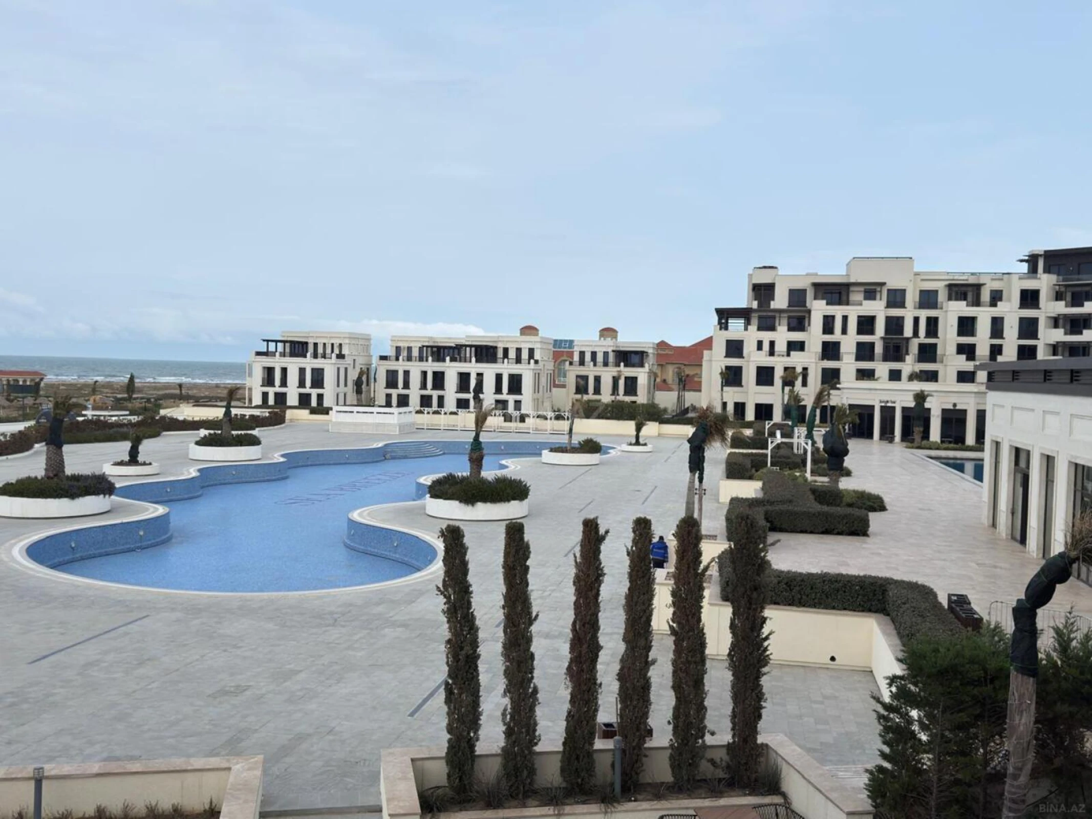 Satılır 1 otaqlı mənzil 79 m²