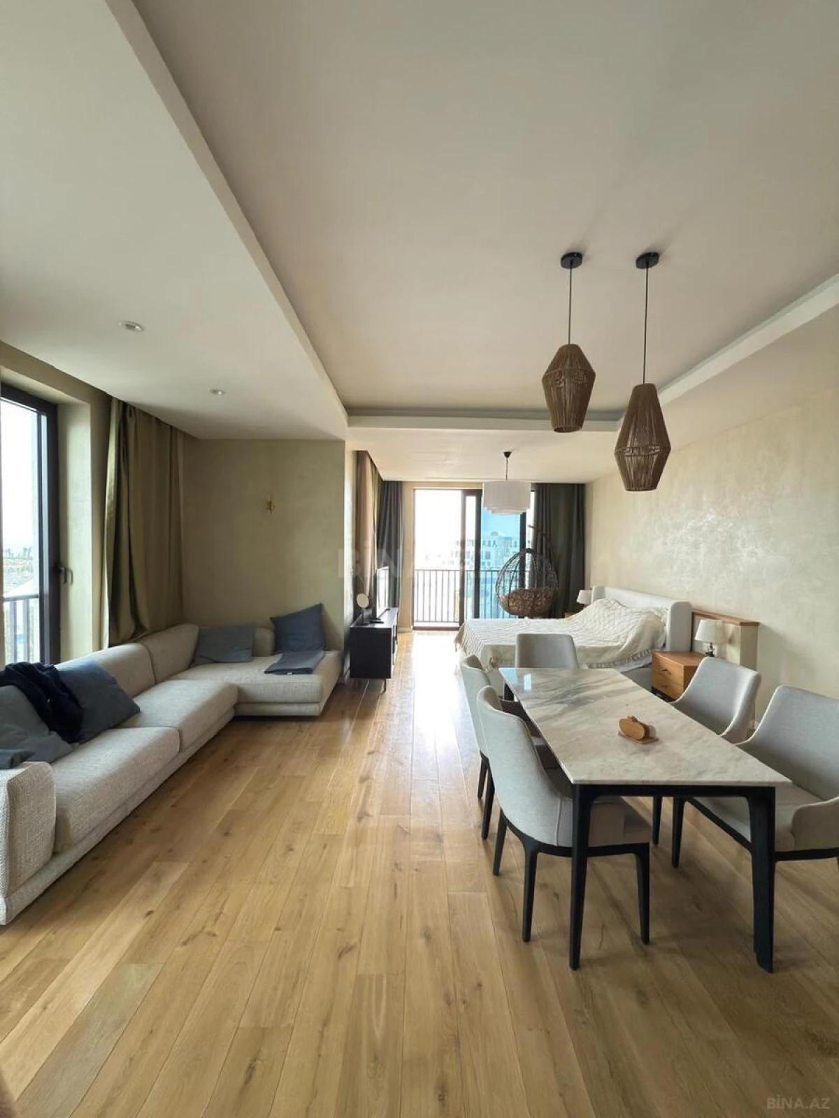 Satılır 1 otaqlı mənzil 79 m²