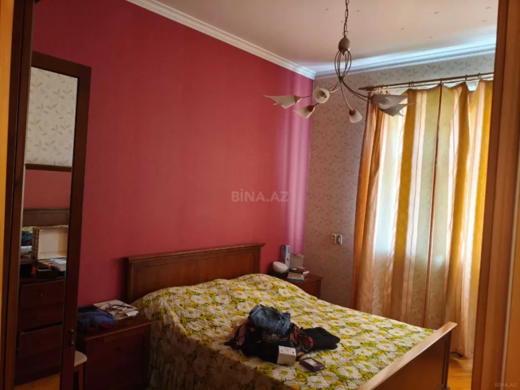 Satılır 5 otaqlı mənzil 140 m²