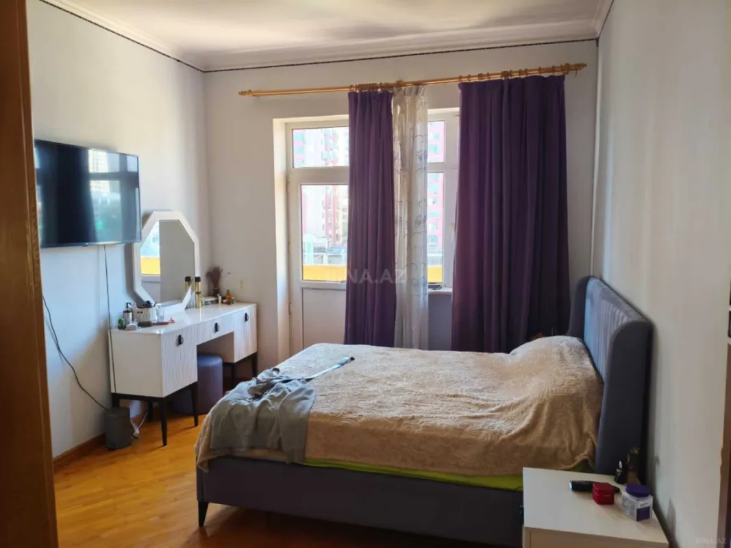 Satılır 5 otaqlı mənzil 140 m²