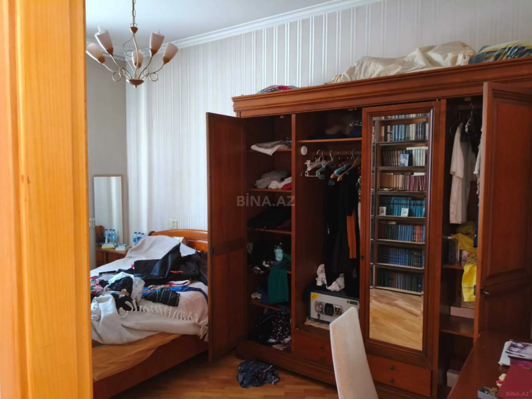 Satılır 5 otaqlı mənzil 140 m²