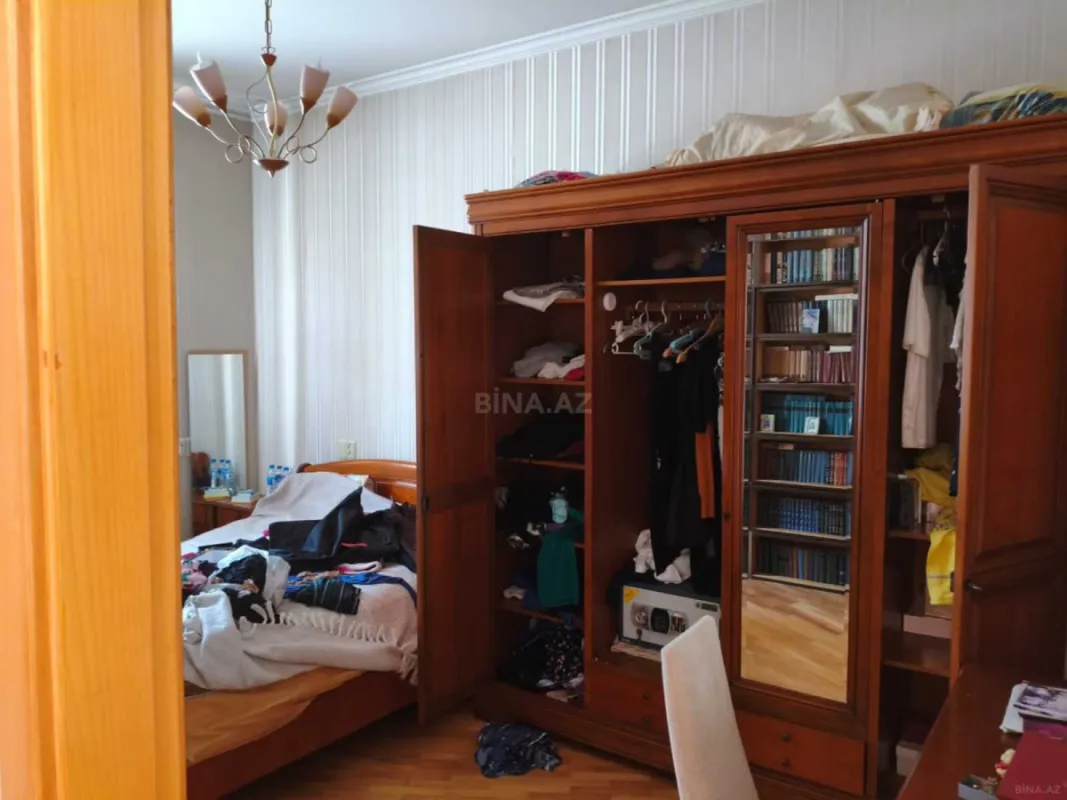 Satılır 5 otaqlı mənzil 140 m²