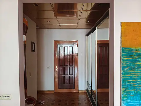 Satılır 5 otaqlı mənzil 140 m² — Bakı 5 otaq 140.00 m²