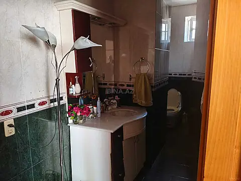 Satılır 5 otaqlı mənzil 140 m²