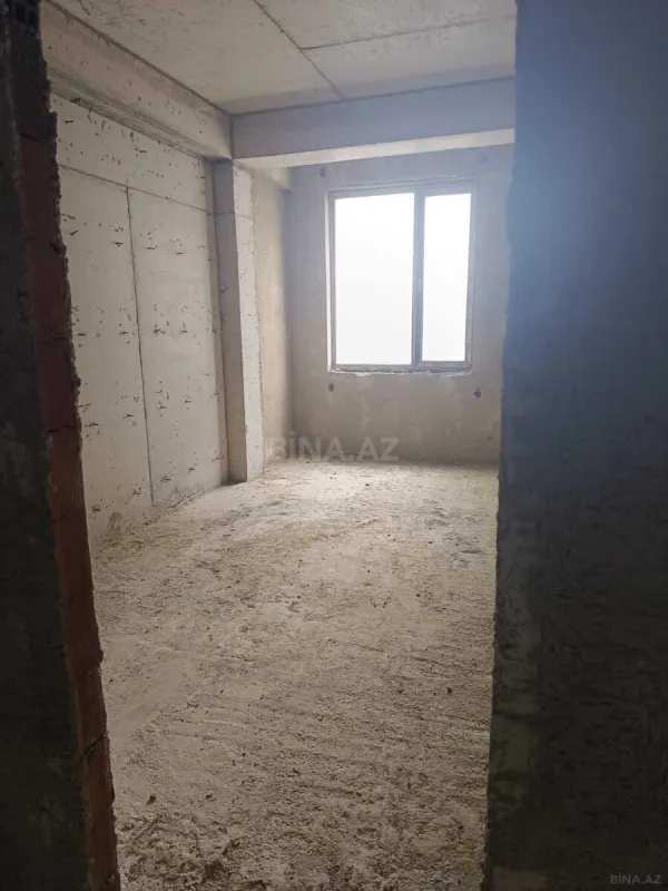 Satılır 4 otaqlı mənzil 132 m²