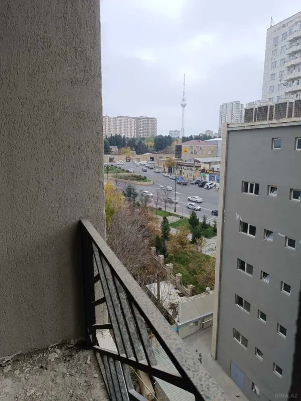 Satılır 4 otaqlı mənzil 132 m²