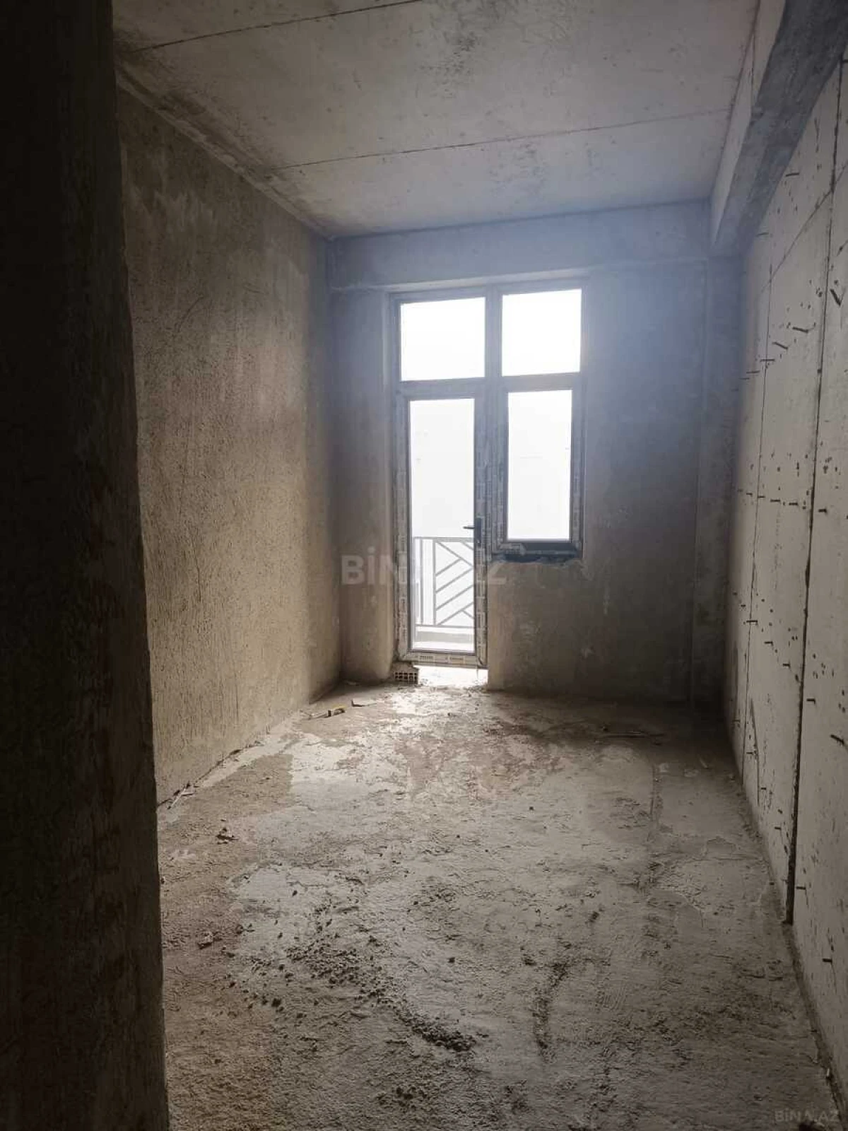 Satılır 4 otaqlı mənzil 132 m²