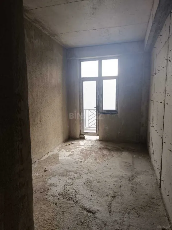 Satılır 4 otaqlı mənzil 132 m²