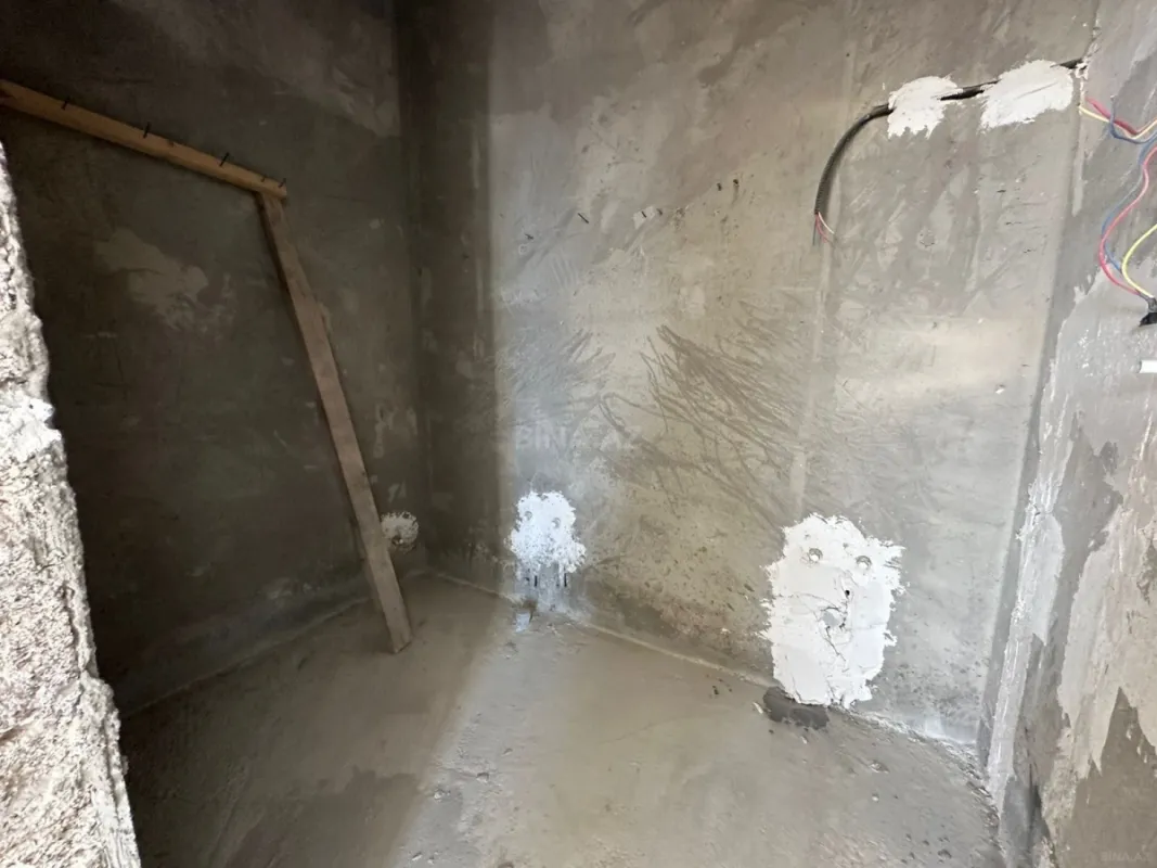 Satılır 7 otaqlı həyət evi 305 m²