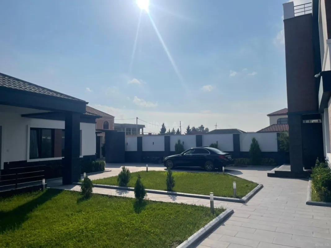 Satılır 7 otaqlı həyət evi 305 m²