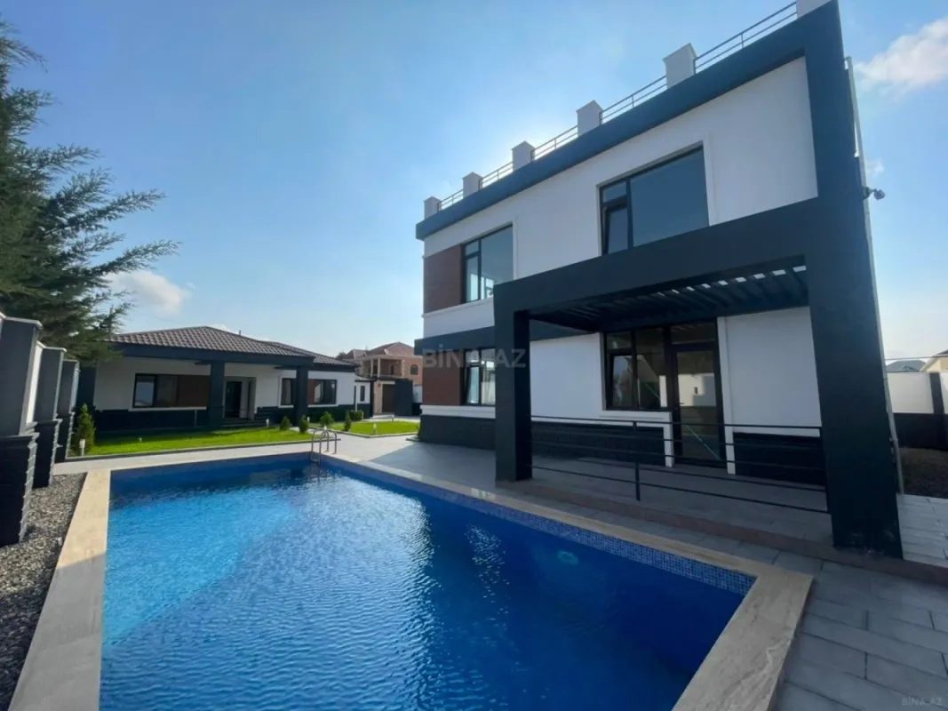 Satılır 7 otaqlı həyət evi 305 m²