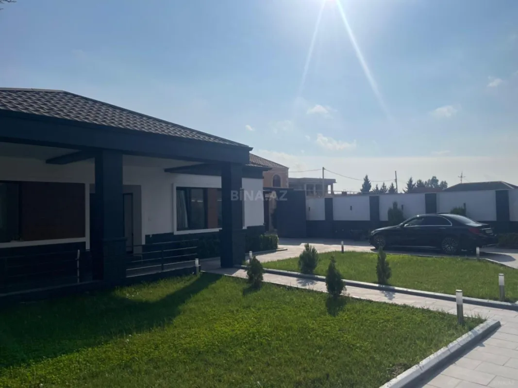 Satılır 7 otaqlı həyət evi 305 m²