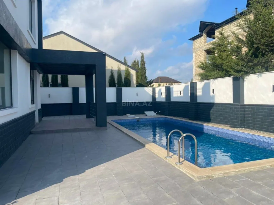 Satılır 7 otaqlı həyət evi 305 m²