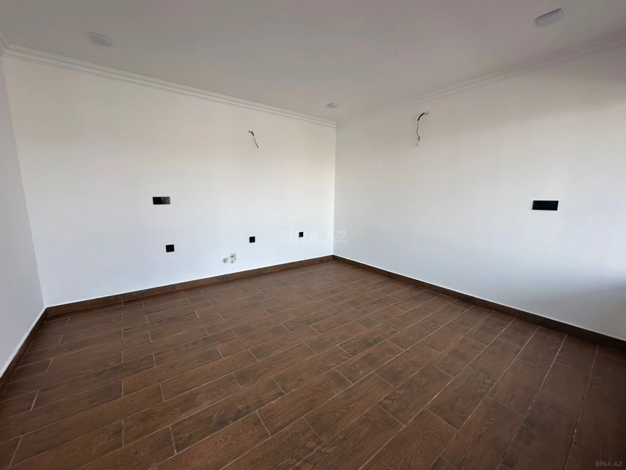 Satılır 7 otaqlı həyət evi 305 m²