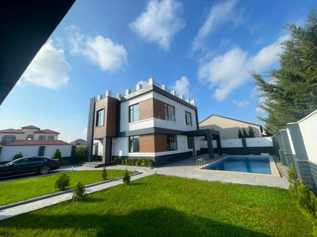 Satılır 7 otaqlı həyət evi 305 m²