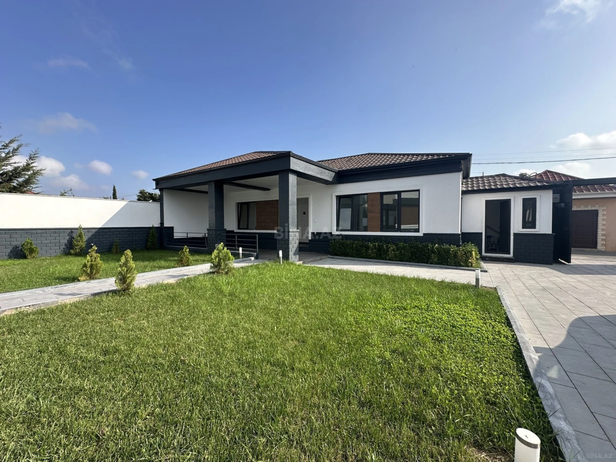 Satılır 7 otaqlı həyət evi 305 m²