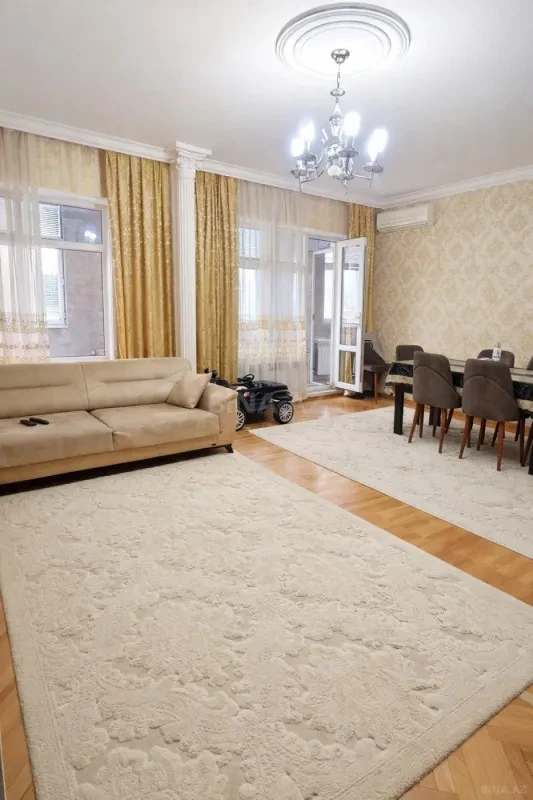 Satılır 5 otaqlı mənzil 120 m²