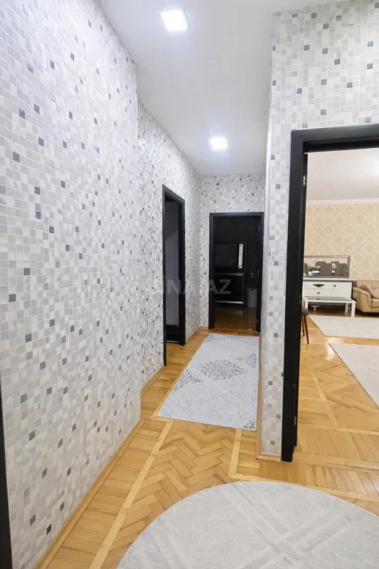 Satılır 5 otaqlı mənzil 120 m²