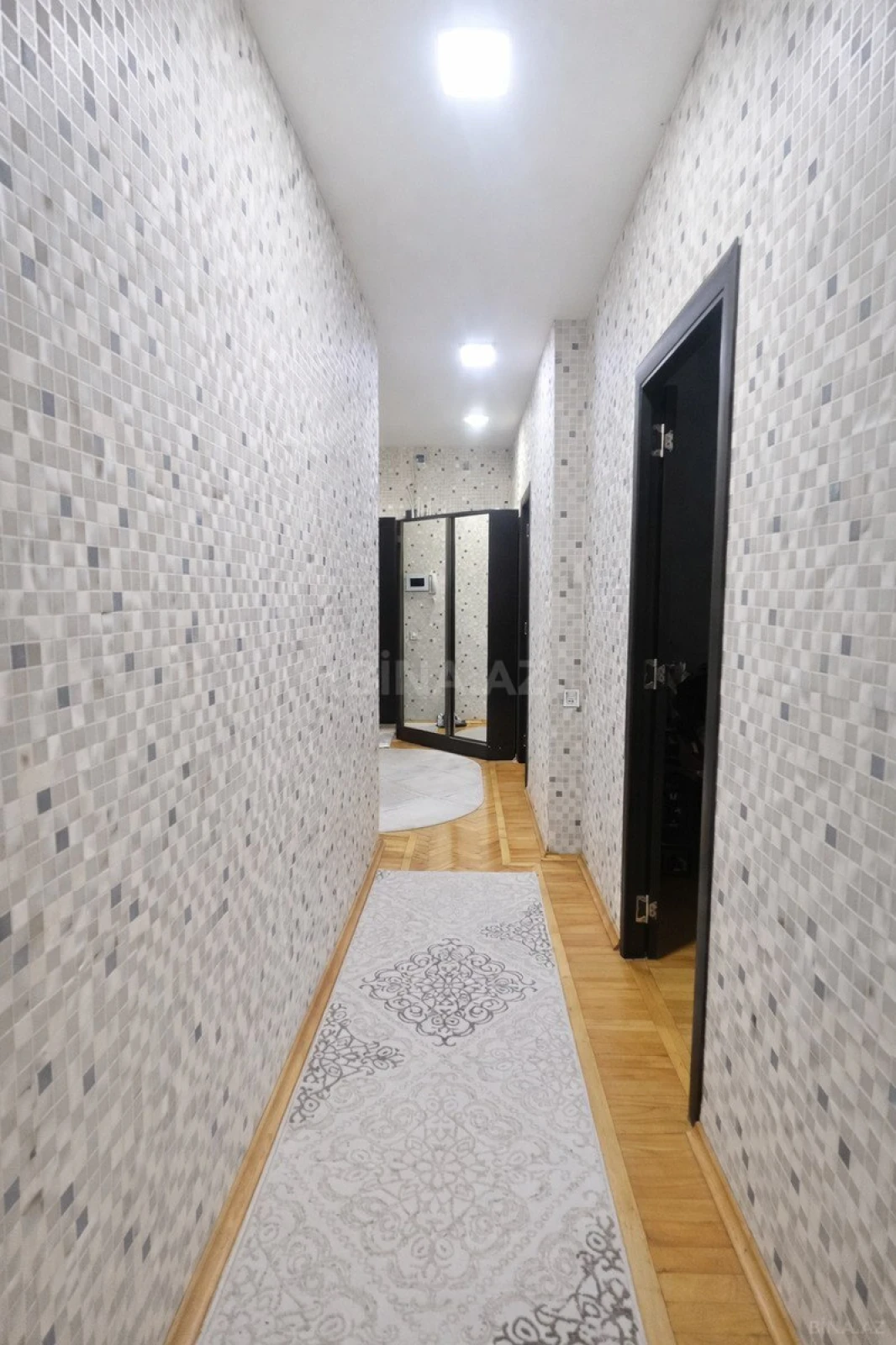 Satılır 5 otaqlı mənzil 120 m²
