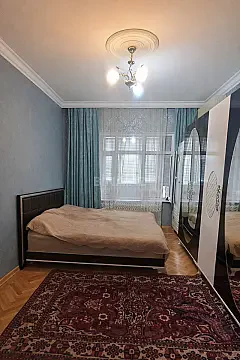 Satılır 5 otaqlı mənzil 120 m²