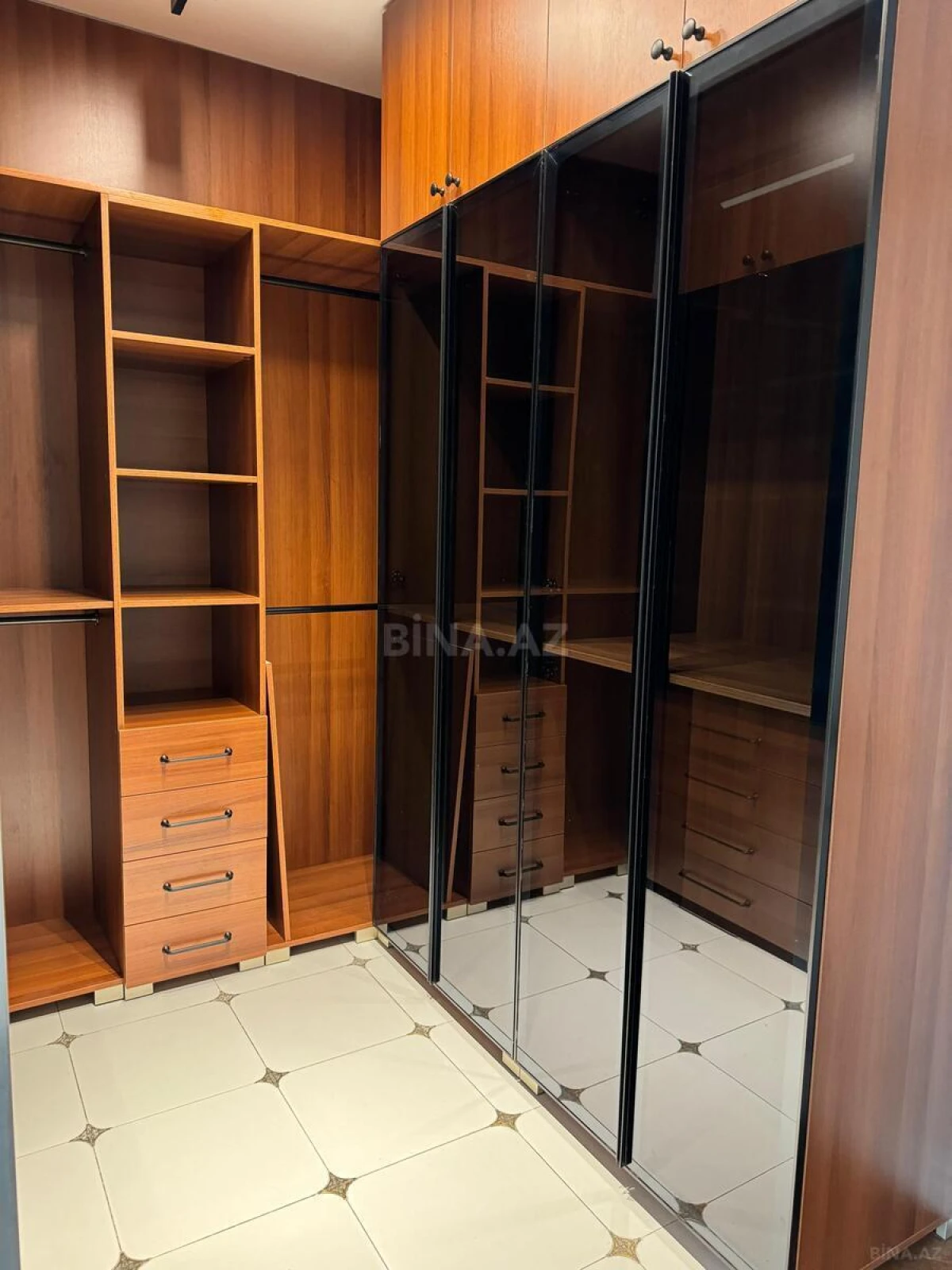 Kirayə verilir 3 otaqlı mənzil 130 m²