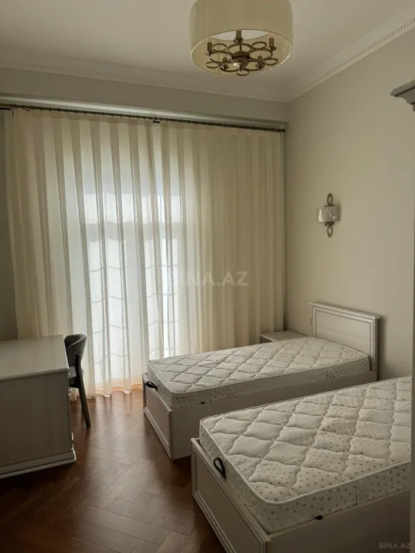 Kirayə verilir 3 otaqlı mənzil 130 m²