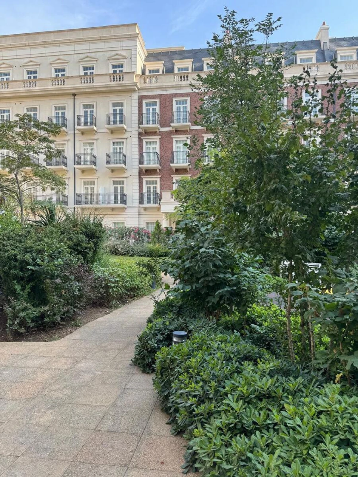 Kirayə verilir 3 otaqlı mənzil 130 m²