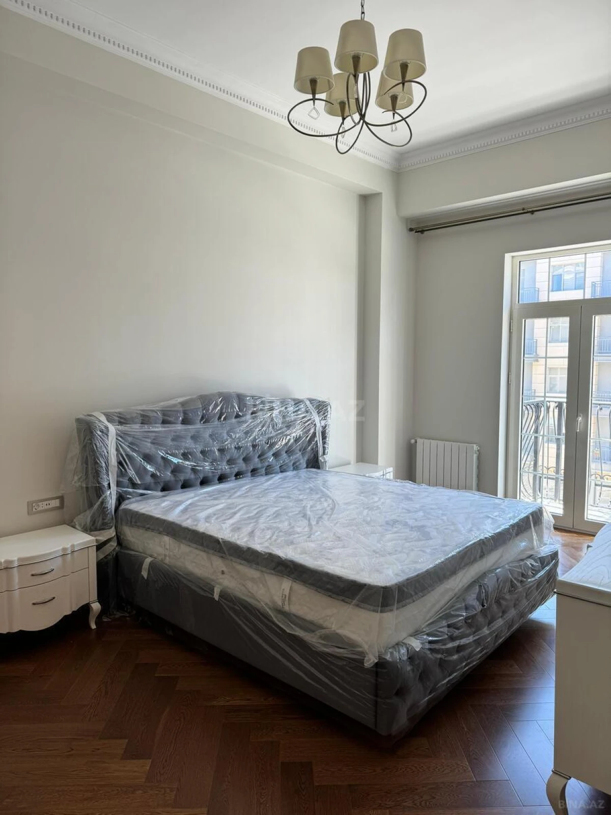 Kirayə verilir 3 otaqlı mənzil 130 m²