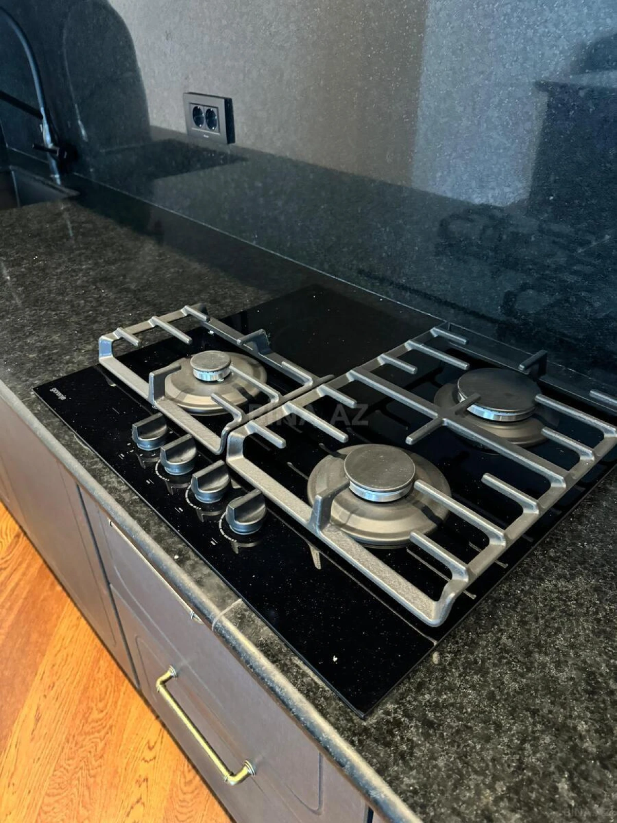 Kirayə verilir 3 otaqlı mənzil 130 m²