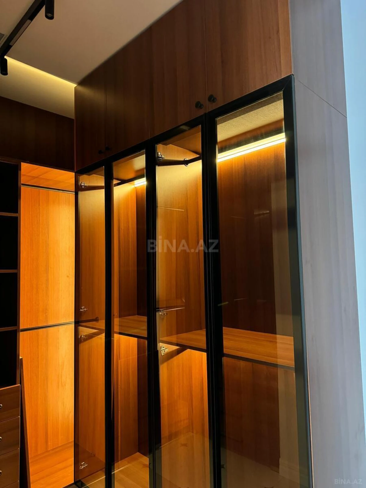 Kirayə verilir 3 otaqlı mənzil 130 m²