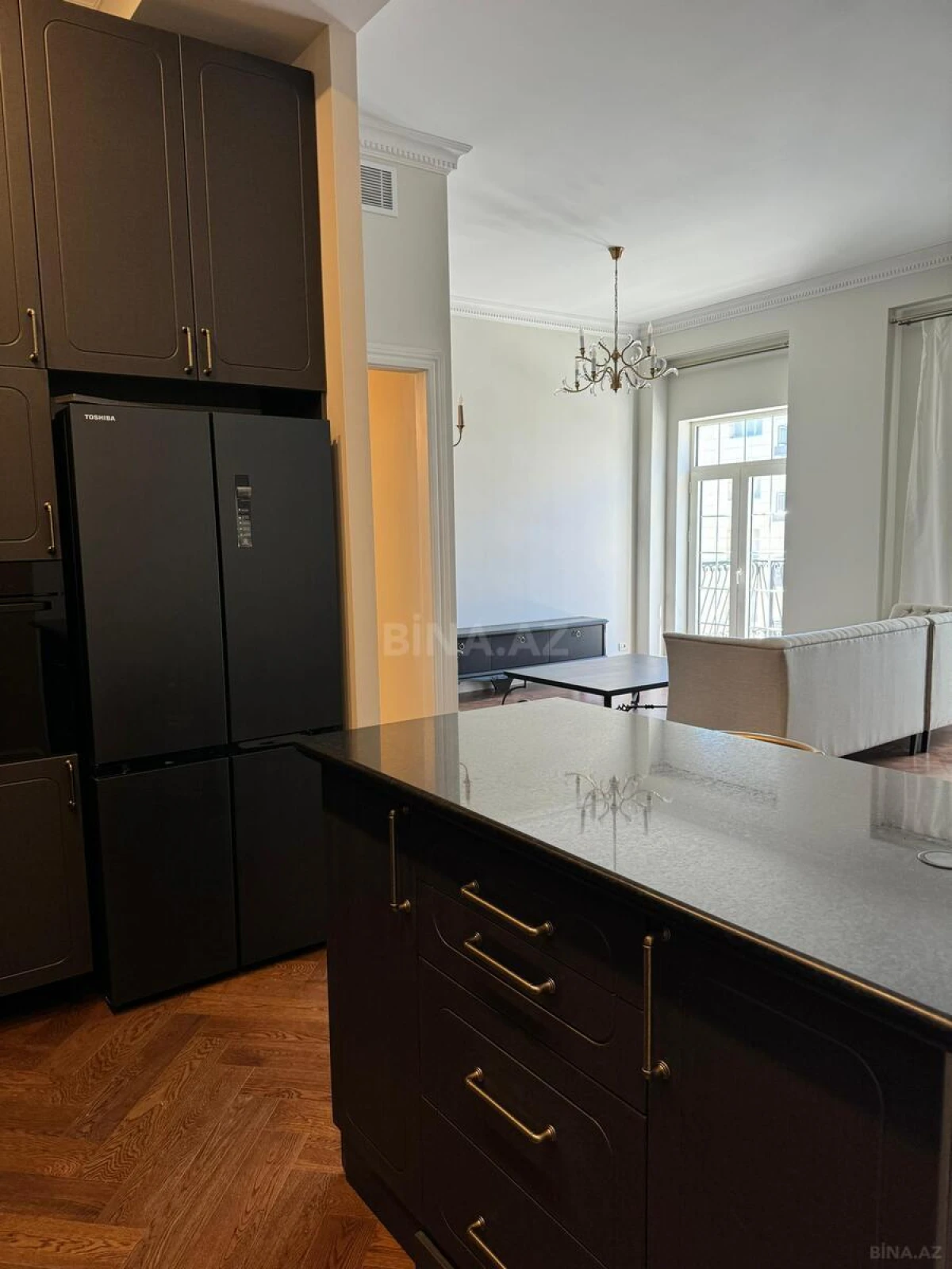 Kirayə verilir 3 otaqlı mənzil 130 m²