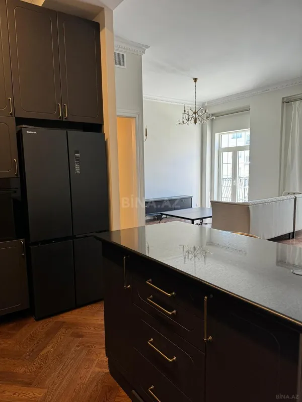 Kirayə verilir 3 otaqlı mənzil 130 m²