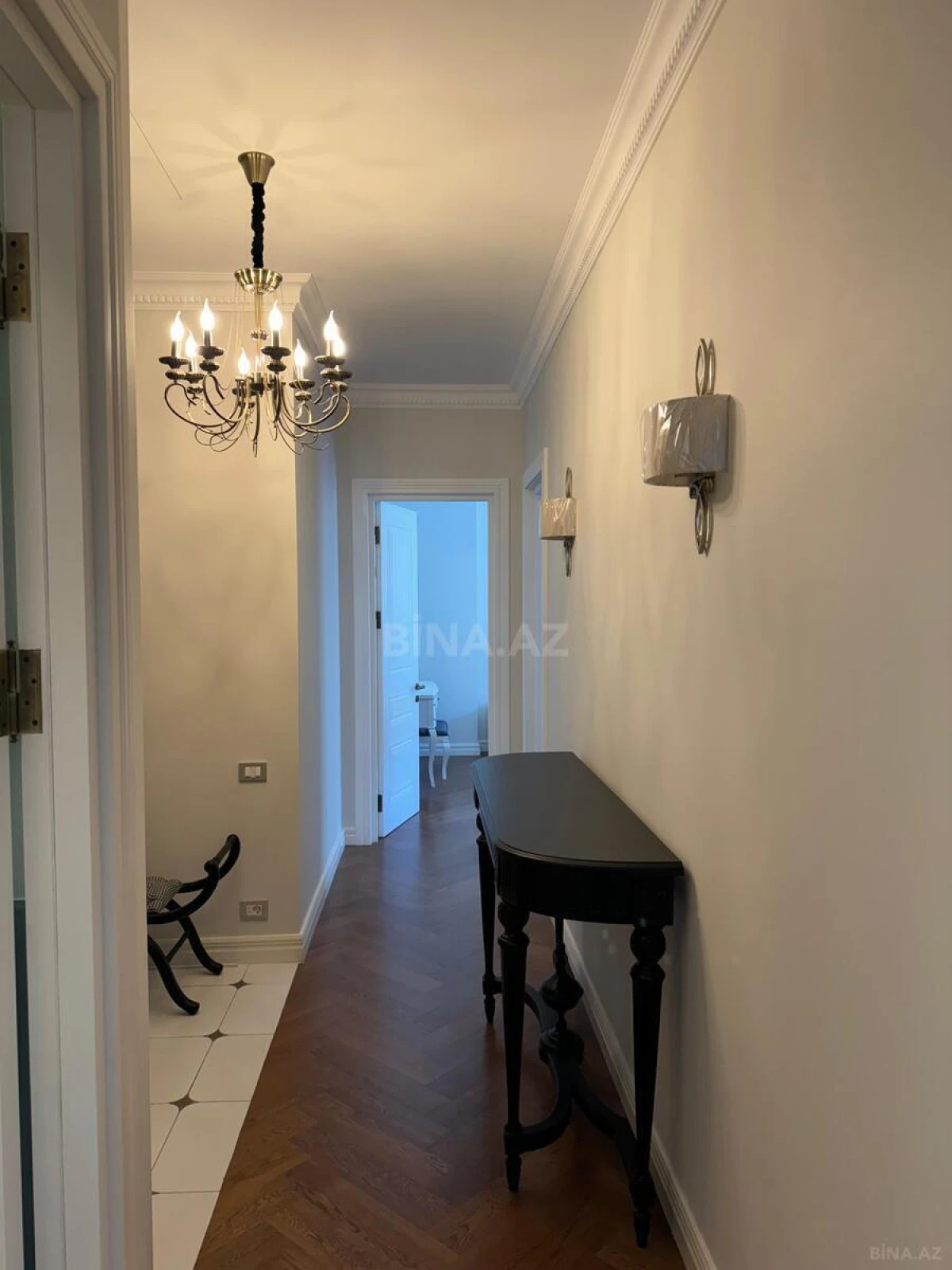Kirayə verilir 3 otaqlı mənzil 130 m²