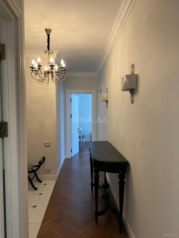 Kirayə verilir 3 otaqlı mənzil 130 m²