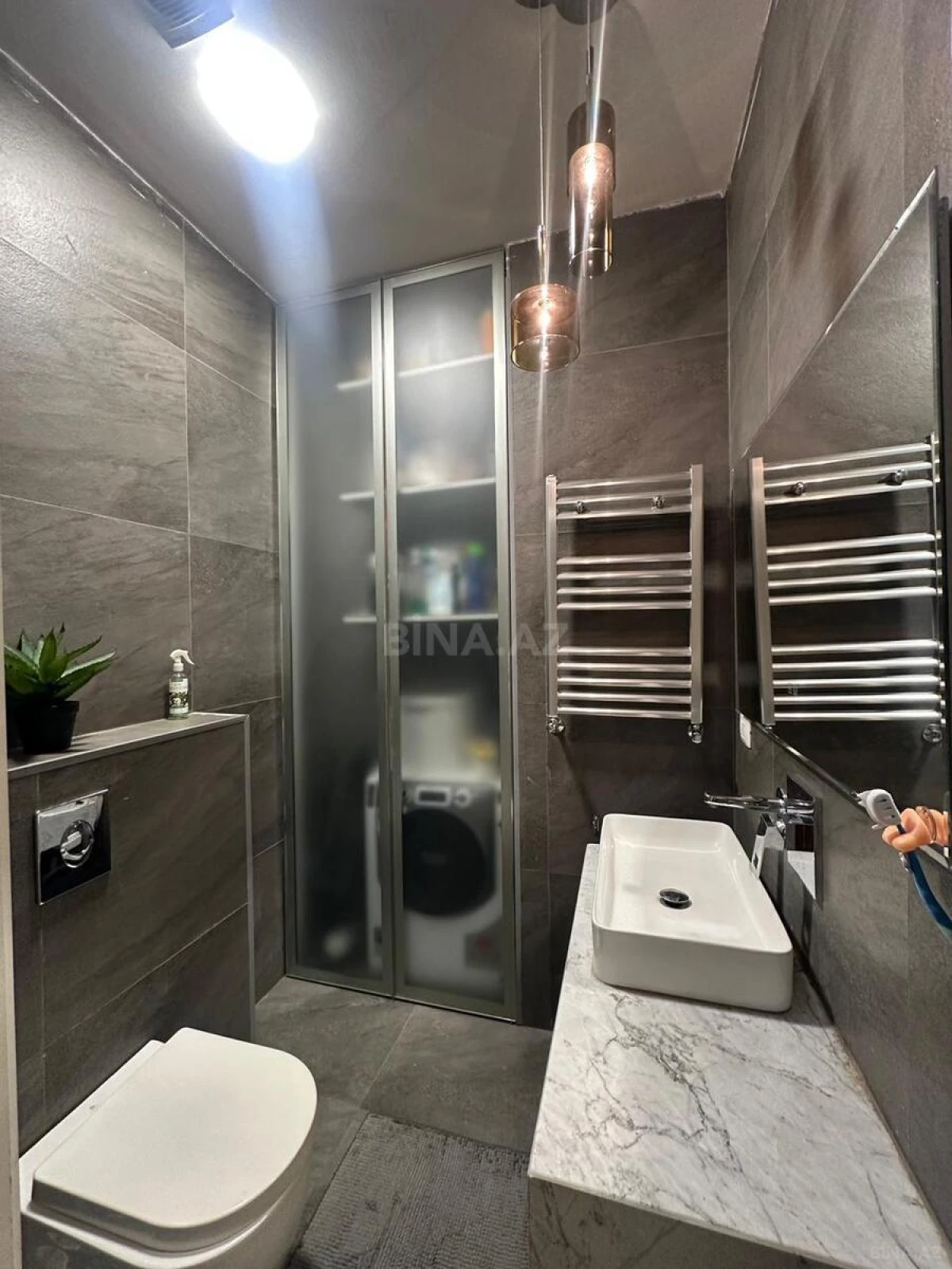 Satılır 4 otaqlı mənzil 204 m²