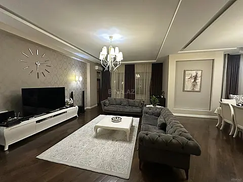 Satılır 4 otaqlı mənzil 204 m² — Bakı, Nizami 4 otaq 204.00 m²