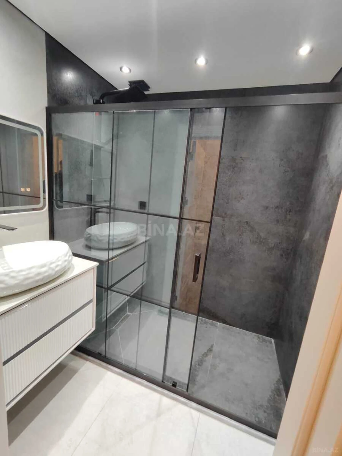 Satılır 2 otaqlı mənzil 94 m²