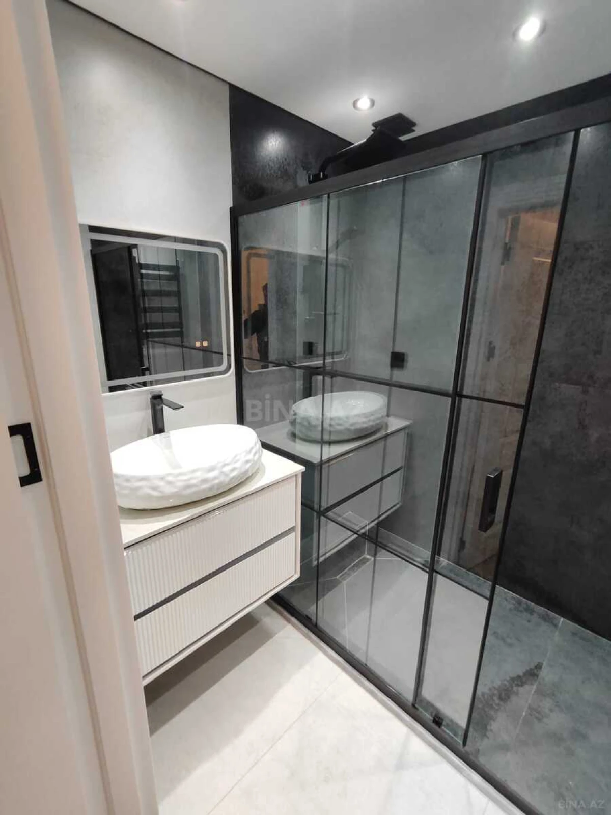 Satılır 2 otaqlı mənzil 94 m²