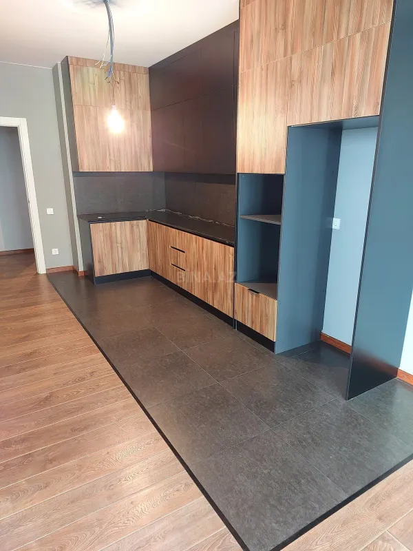 Satılır 2 otaqlı mənzil 96 m²