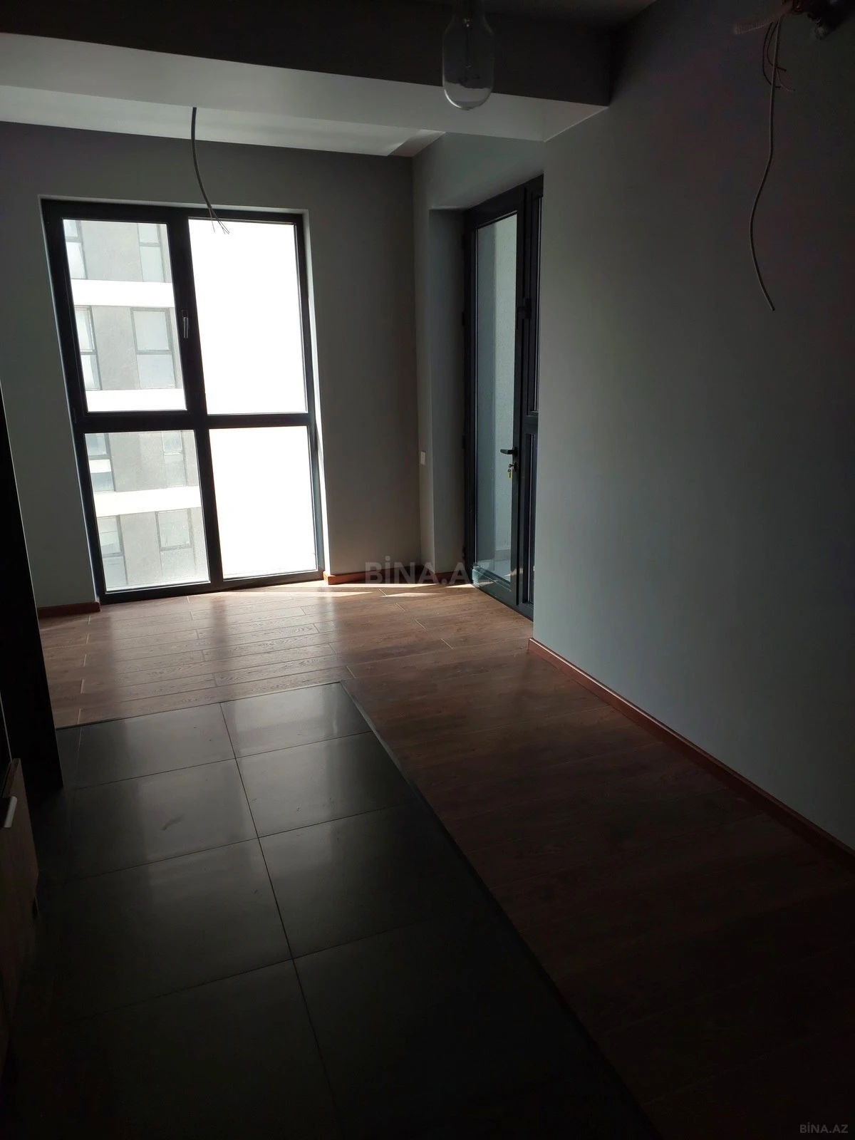 Satılır 2 otaqlı mənzil 96 m²