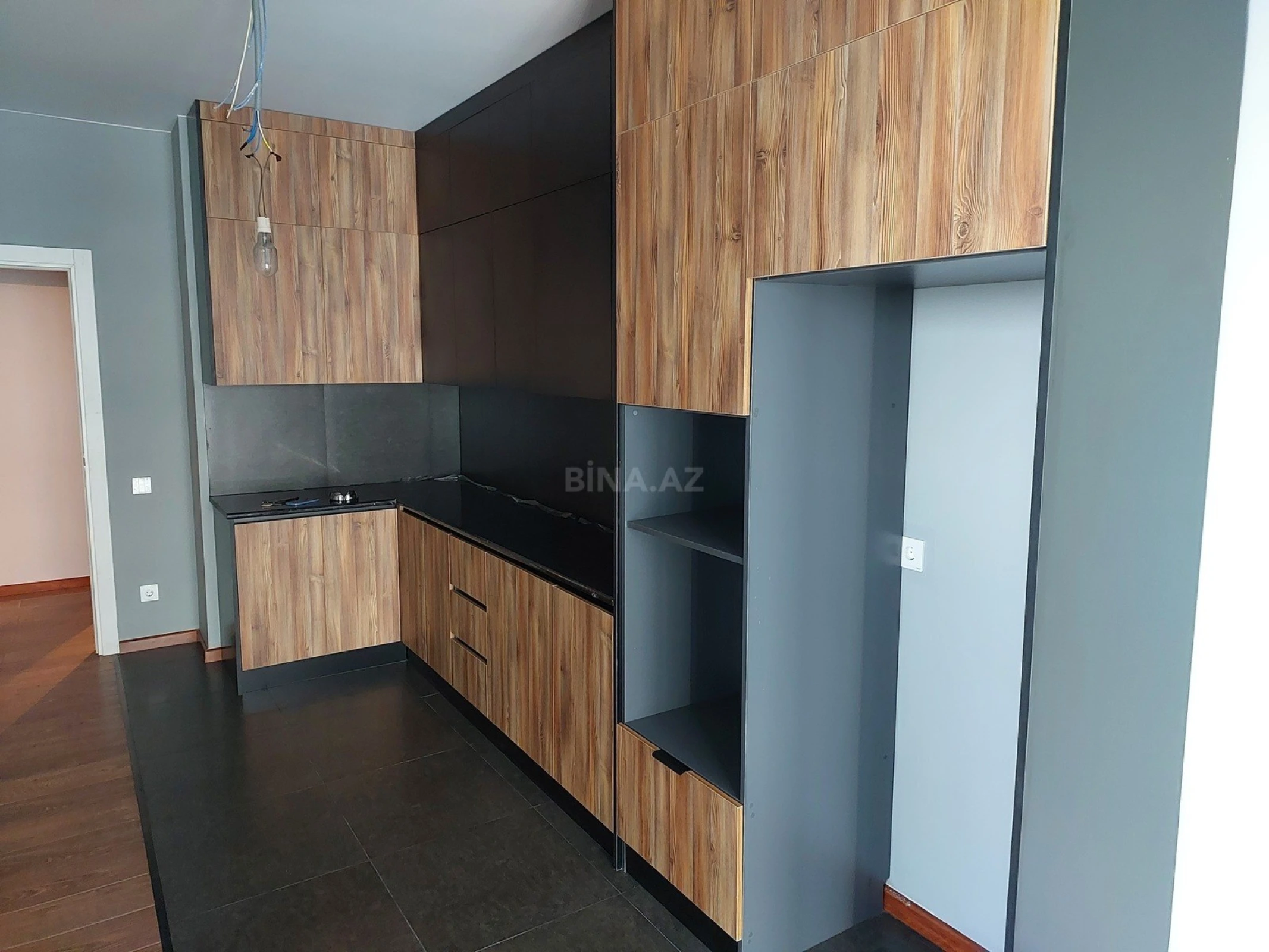 Satılır 2 otaqlı mənzil 96 m²