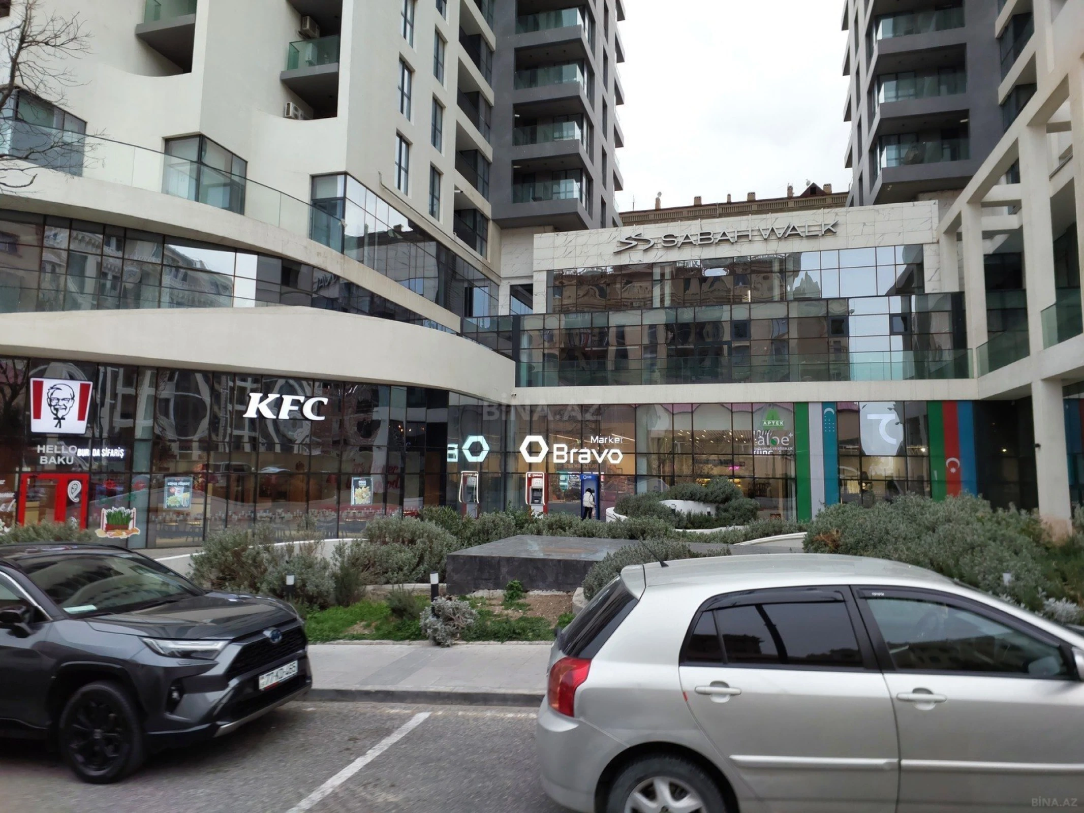 Satılır 2 otaqlı mənzil 96 m²