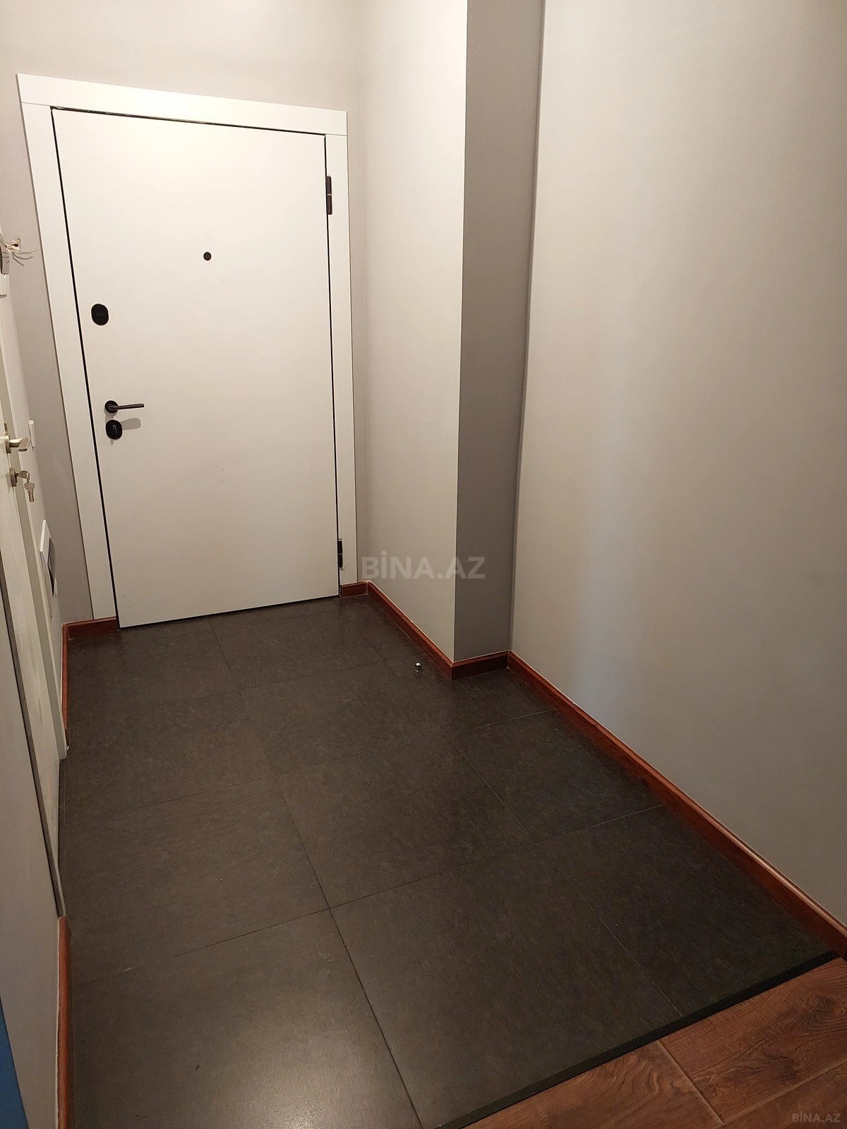 Satılır 2 otaqlı mənzil 96 m²