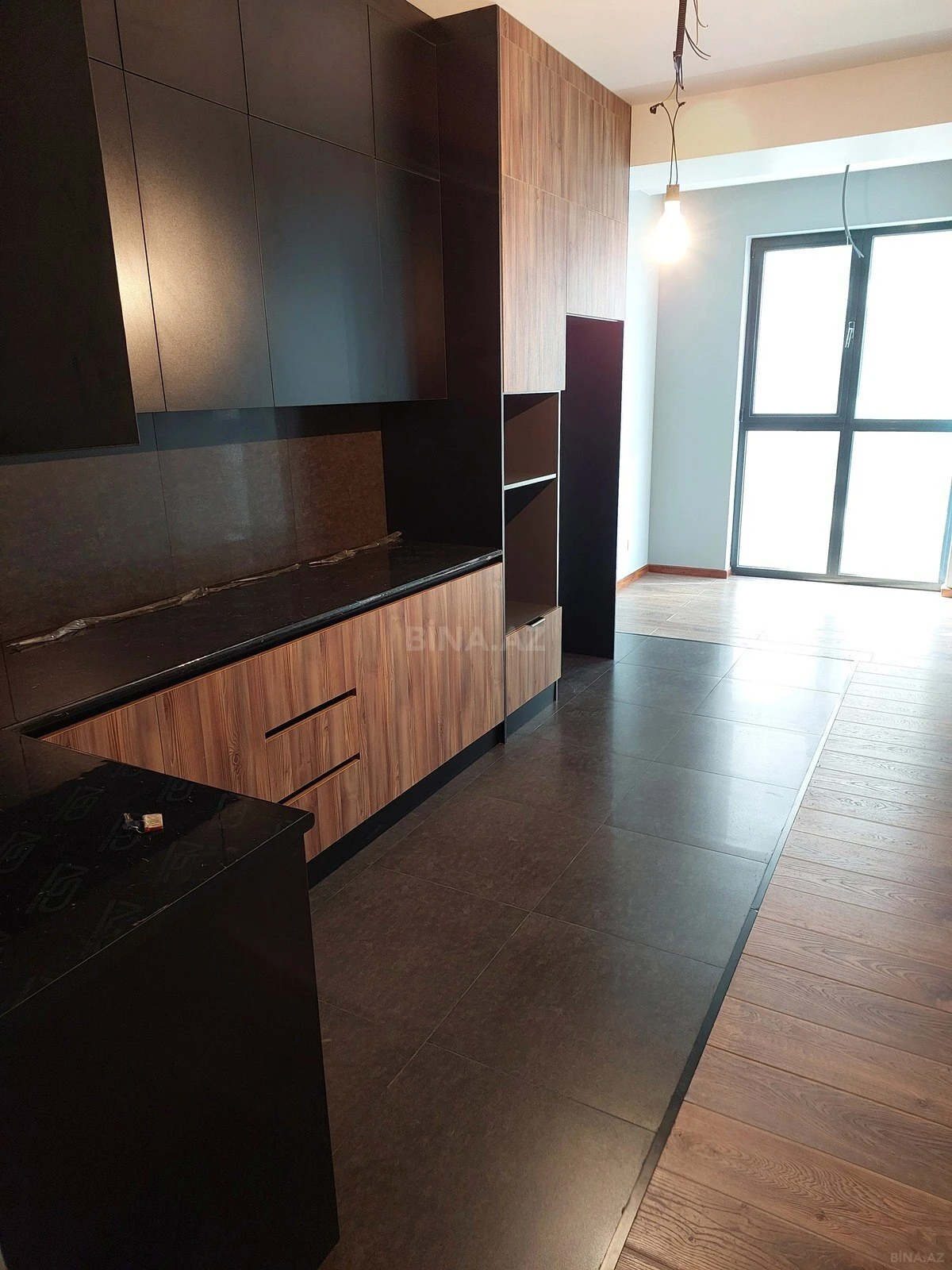 Satılır 2 otaqlı mənzil 96 m²