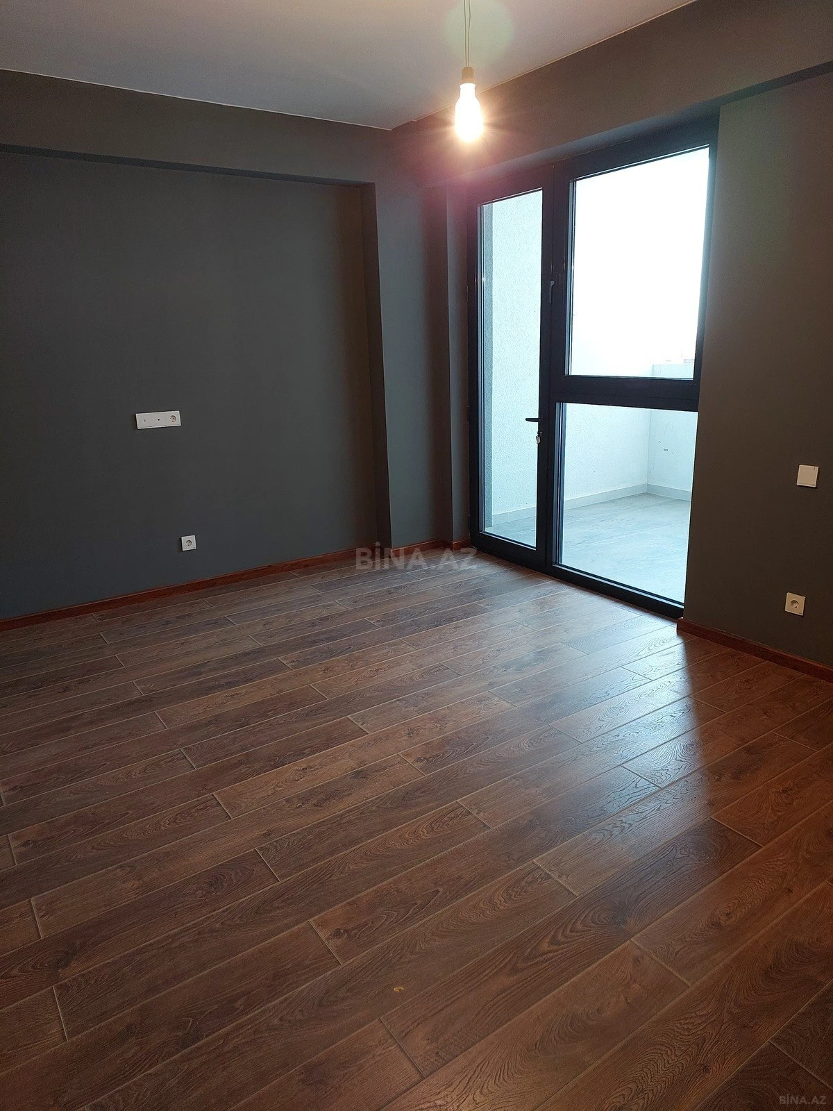 Satılır 2 otaqlı mənzil 96 m²